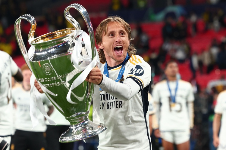 雷火体育 -包含转会期欧超杯传出新动向，多特蒙德迎来里程碑，管理层表态：信心回归，细节决定成败的词条