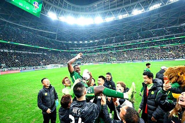 德甲赛程吃紧；北京国安国际比赛日回应争议；质疑声仍在；团队化学反应显著的简单介绍